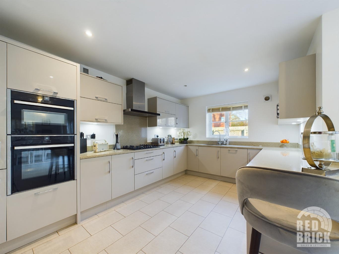 Earle Gardens, , Dunchurch, CV22 6BN