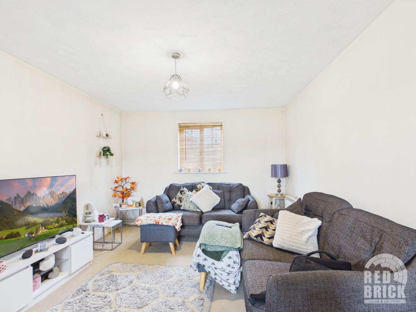 Follager Road, , Rugby, CV21 2JF